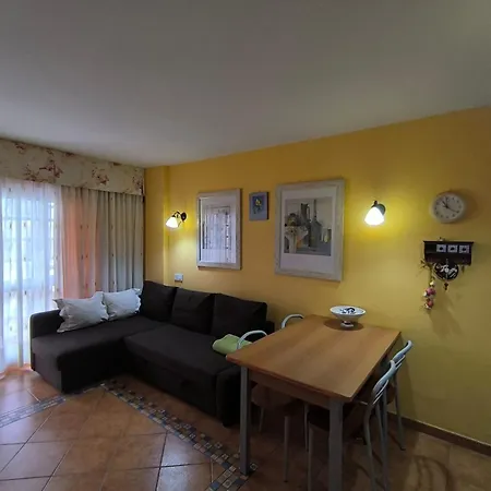 Daire Parque Royal 1 *